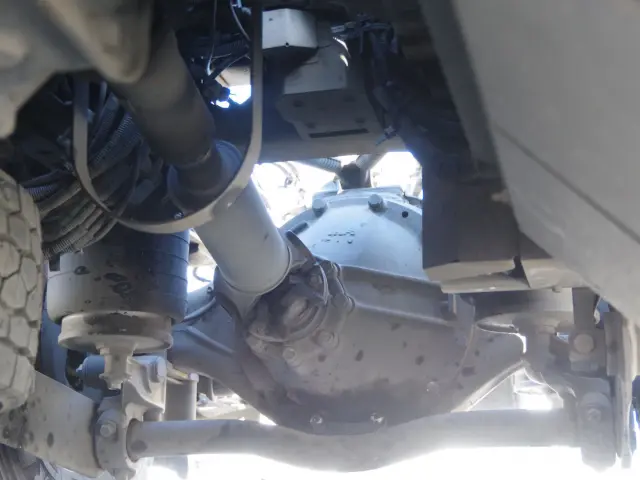 いすゞ ギガ 2KG-EXD52CD(2WD)の写真9