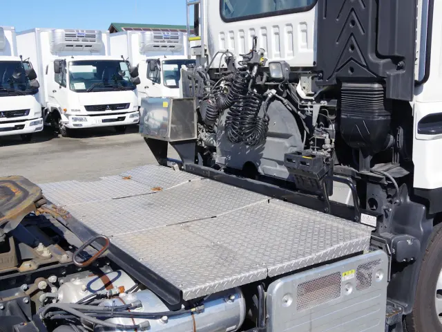いすゞ ギガ 2KG-EXD52CD(2WD)の写真10