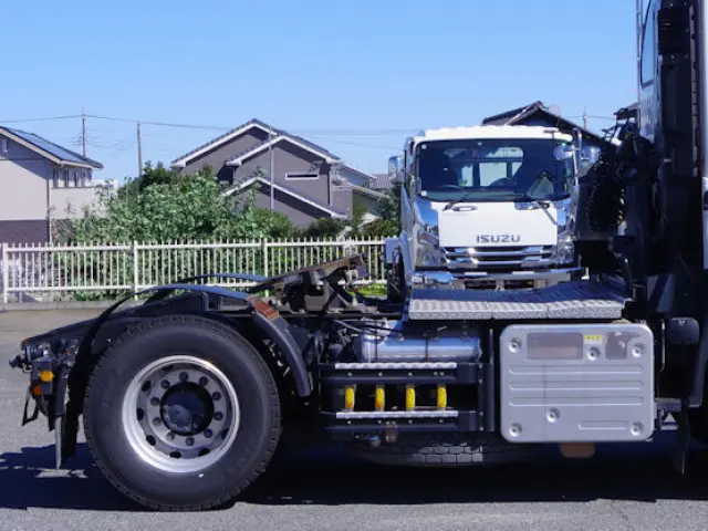 いすゞ ギガ 2KG-EXD52CD(2WD)の写真15