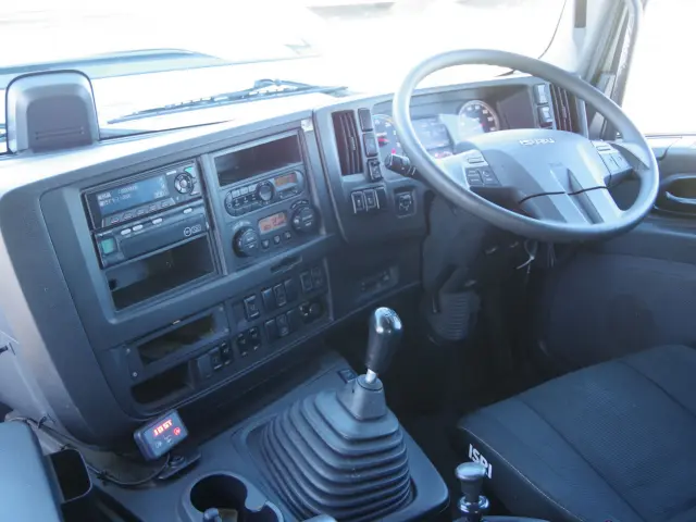 いすゞ ギガ 2KG-EXD52CD(2WD)の写真22