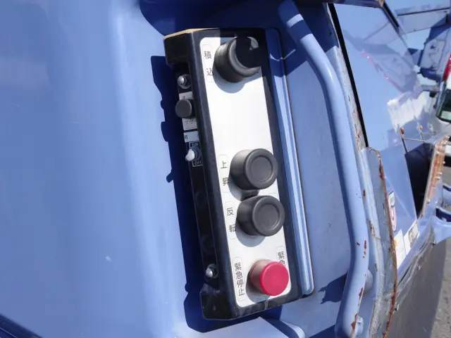 いすゞ フォワード TKG-FRR90S2(2WD)の写真14