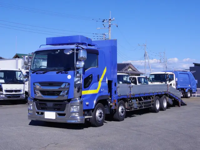 いすゞ ギガ QKG-CYJ77BA(8x4)の写真1