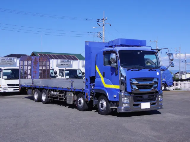 いすゞ ギガ QKG-CYJ77BA(8x4)の写真2