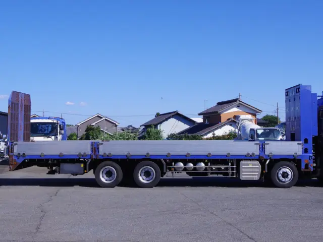 いすゞ ギガ QKG-CYJ77BA(8x4)の写真20