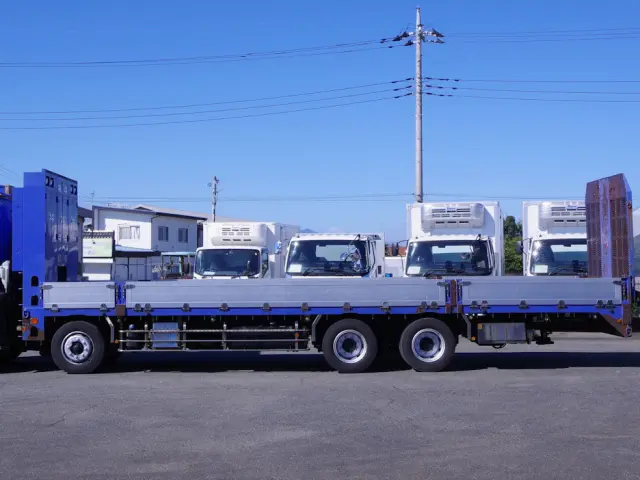 いすゞ ギガ QKG-CYJ77BA(8x4)の写真21