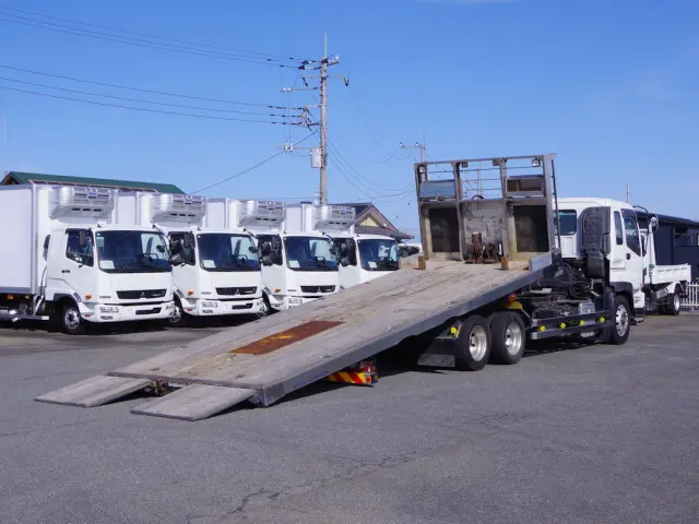 いすゞ ギガ QKG-CYZ77AJ(6x4)の写真4