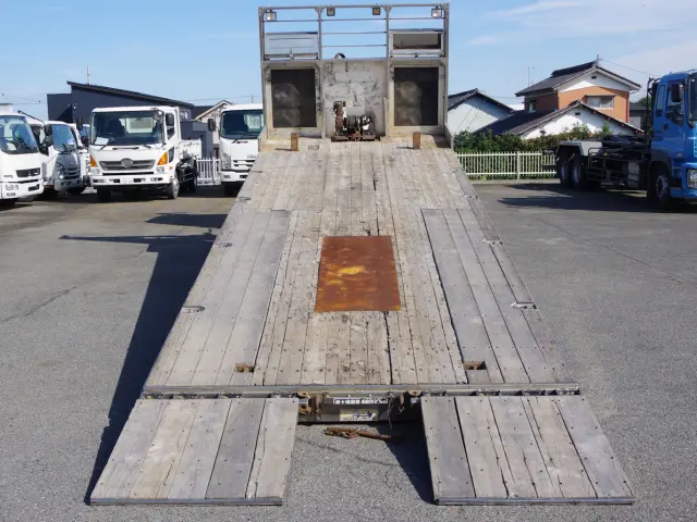 いすゞ ギガ QKG-CYZ77AJ(6x4)の写真5