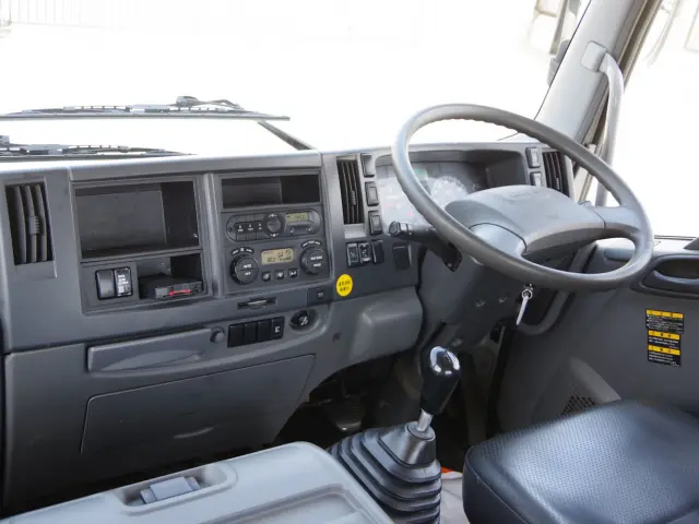 いすゞ フォワード LKG-FTR90S2(2WD)の写真27