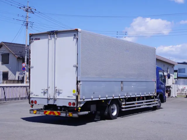 いすゞ フォワード QKG-FTR34T2(2WD)の写真4
