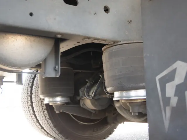 いすゞ フォワード QKG-FTR34T2(2WD)の写真10