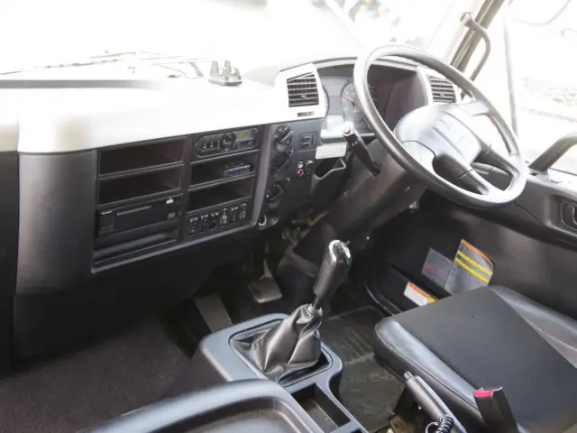 三菱 ファイター 2KG-FK64F(2WD)の写真31