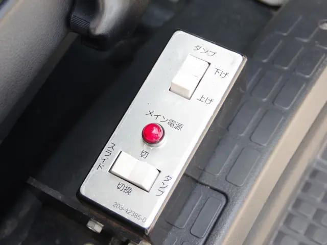 日野 レンジャー LKG-FJ7JDAA(2WD)の写真32