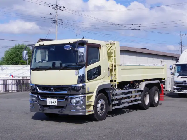 三菱 スーパーグレート 2PG-FV70GY(6x4)の写真1