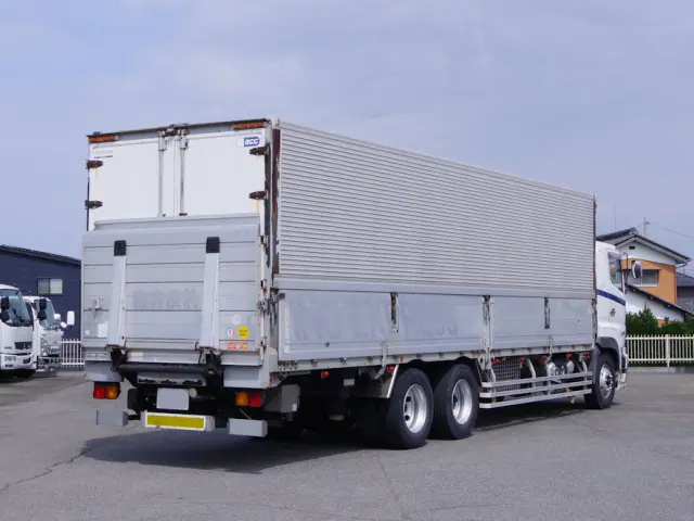 日野 プロフィア BDG-FR1EXYG(6x2)の写真4