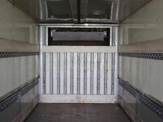 日野 プロフィア BDG-FR1EXYG(6x2)の写真12