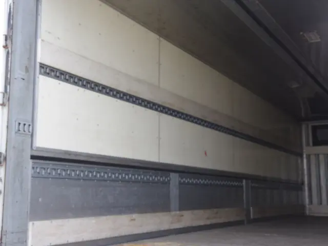日野 プロフィア BDG-FR1EXYG(6x2)の写真14