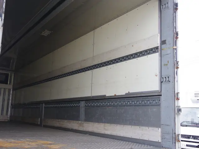 日野 プロフィア BDG-FR1EXYG(6x2)の写真15