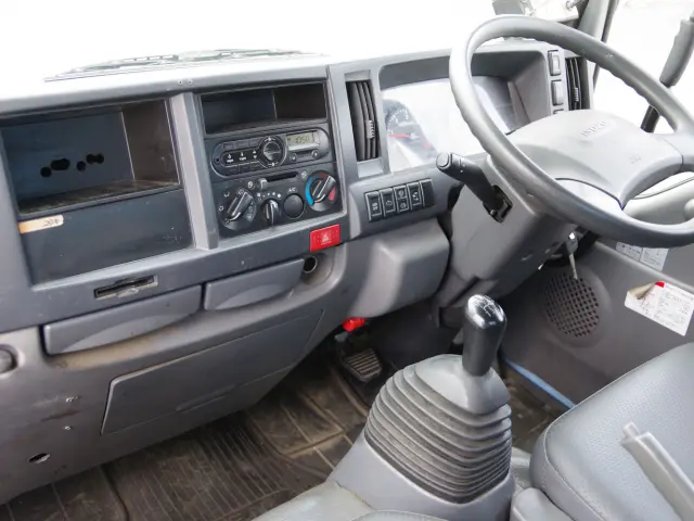 いすゞ エルフ TPG-NKR85AN(2WD)の写真27