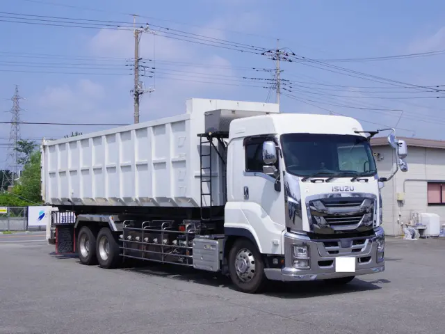 いすゞ ギガ 2PG-CYZ77C(6x4)の写真2