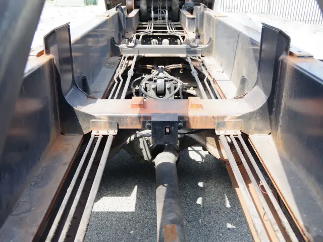 いすゞ ギガ 2PG-CYZ77C(6x4)の写真10