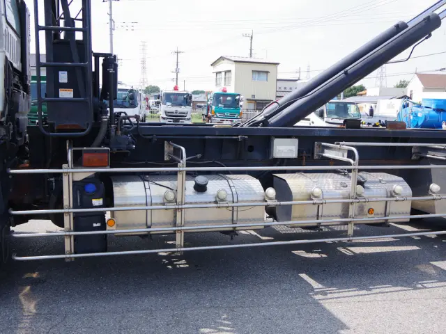 いすゞ ギガ 2PG-CYZ77C(6x4)の写真17