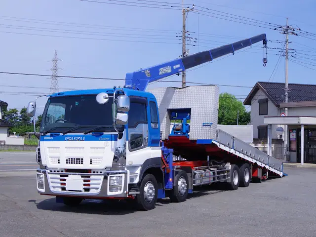いすゞ ギガ QKG-CYJ77A(8x4)の写真1