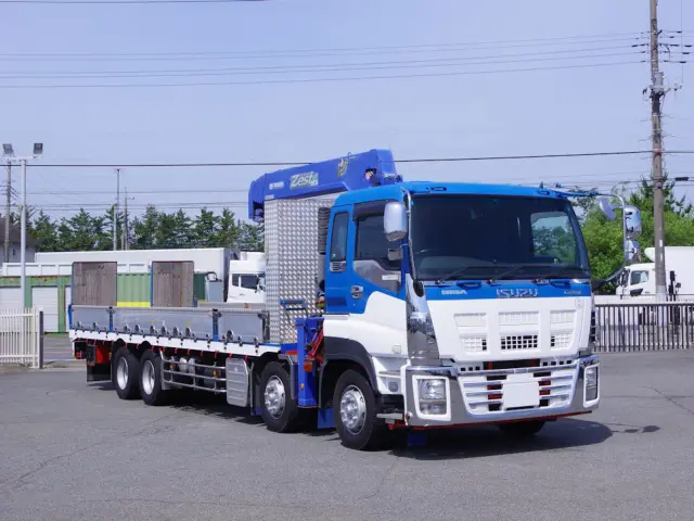 いすゞ ギガ QKG-CYJ77A(8x4)の写真2