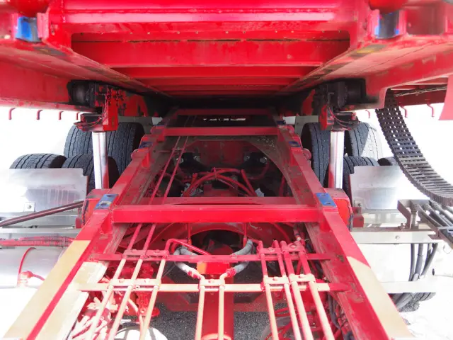 いすゞ ギガ QKG-CYJ77A(8x4)の写真10