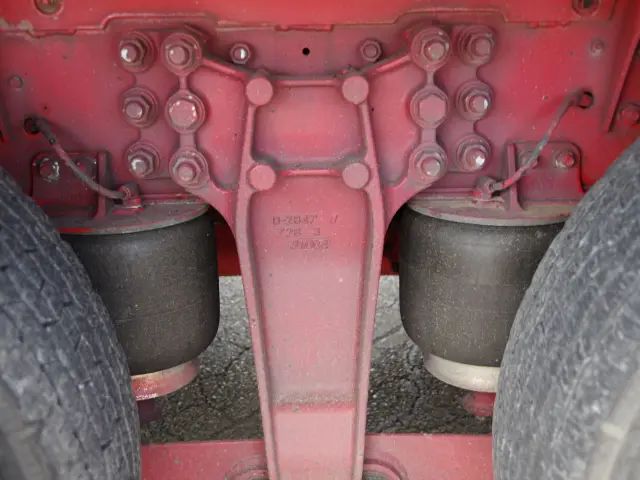 いすゞ ギガ QKG-CYJ77A(8x4)の写真11
