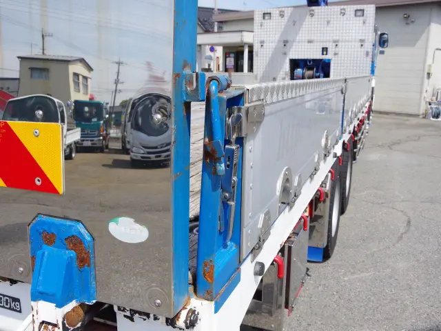いすゞ ギガ QKG-CYJ77A(8x4)の写真27