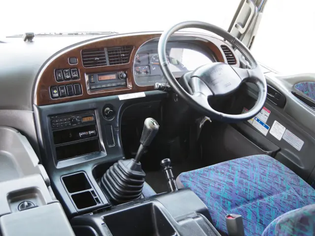 いすゞ ギガ QKG-CYJ77A(8x4)の写真36