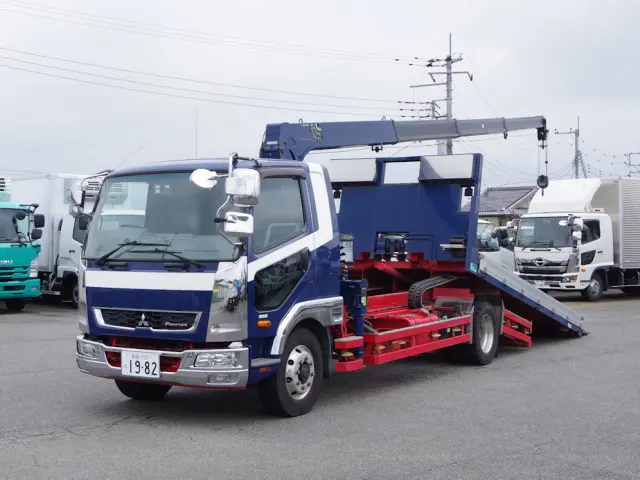 三菱 ファイター QKG-FK62FZ(2WD)の写真1