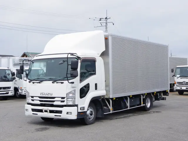 いすゞ フォワード 2RG-FRR90T2(2WD)の写真1