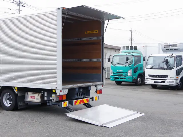 いすゞ フォワード 2RG-FRR90T2(2WD)の写真10