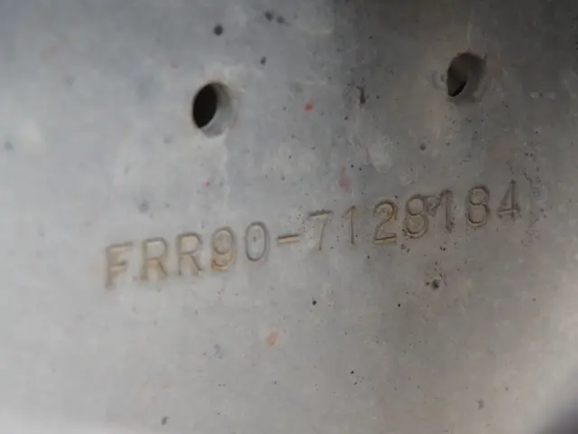 いすゞ フォワード 2RG-FRR90T2(2WD)の写真32