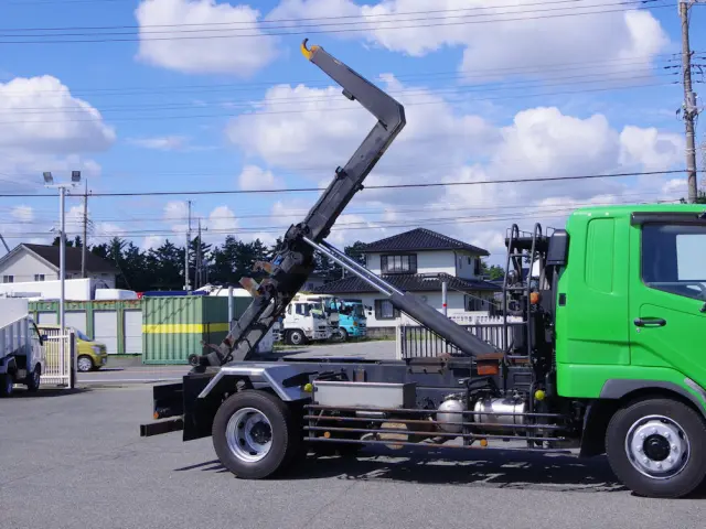 三菱 ファイター QKG-FK62FZ(2WD)の写真11