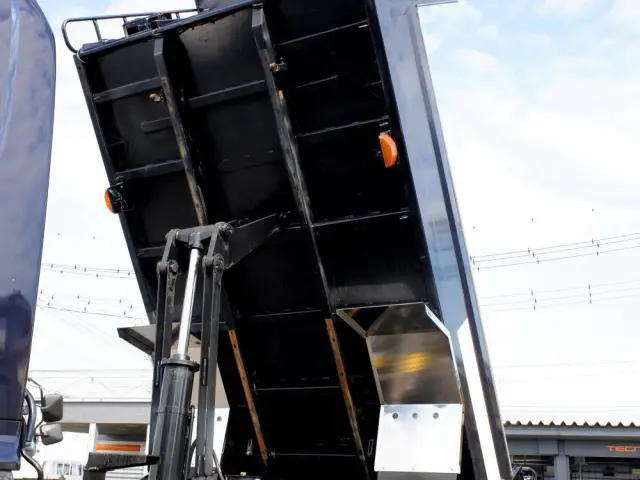 日野 レンジャー LKG-FJ7JDAAの写真6