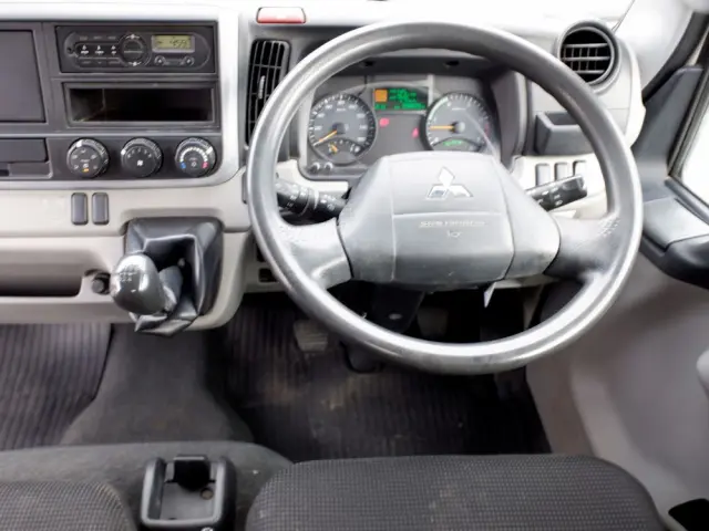 三菱 キャンター TPG-FEA50の写真20