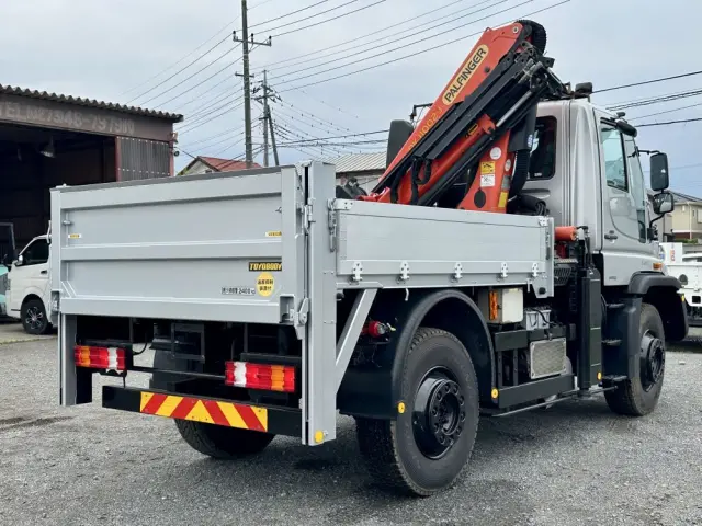 メルセデス・ベンツ ウニモグ 不明(4WD)の写真2