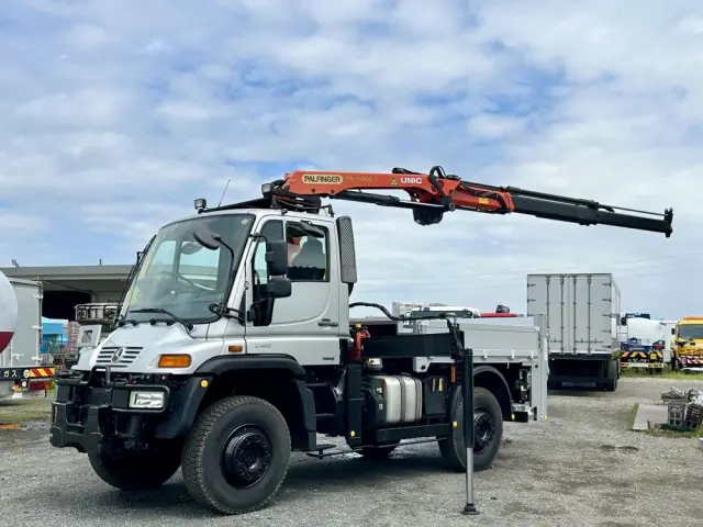 メルセデス・ベンツ ウニモグ 不明(4WD)の写真3