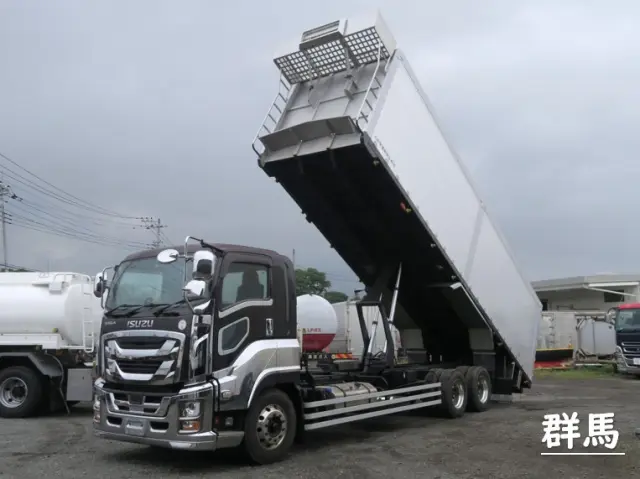 いすゞ ギガ 2PG-CYZ77C(6x4)の写真1