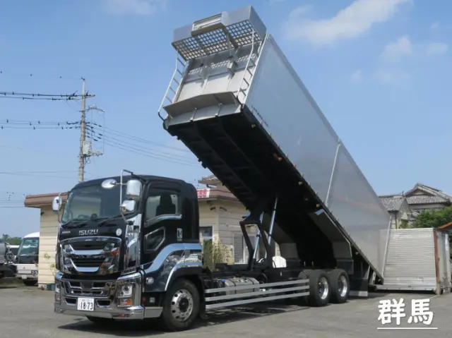 いすゞ ギガ 2PG-CYZ77C(6x4)の写真1