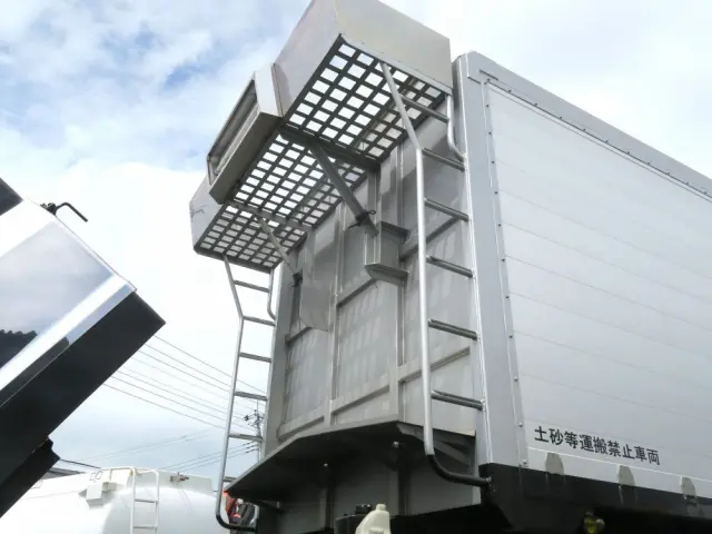 いすゞ ギガ 2PG-CYZ77C(6x4)の写真3