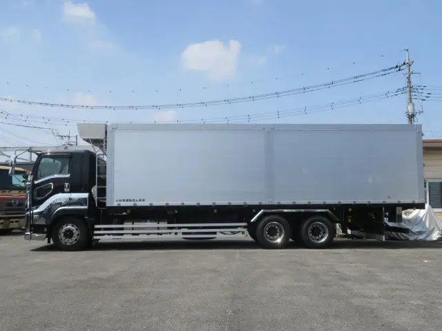 いすゞ ギガ 2PG-CYZ77C(6x4)の写真5