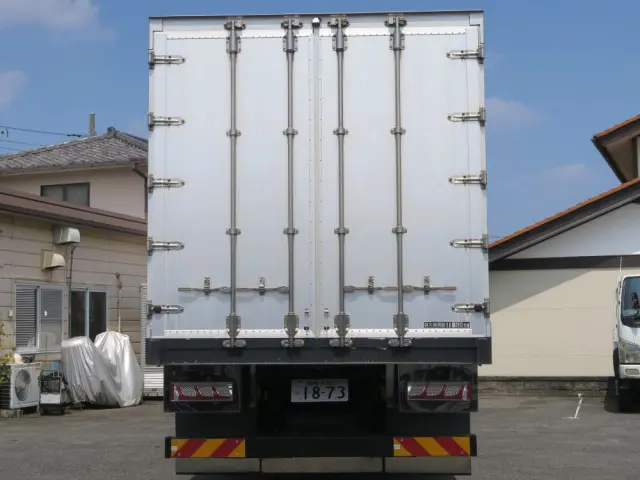 いすゞ ギガ 2PG-CYZ77C(6x4)の写真7