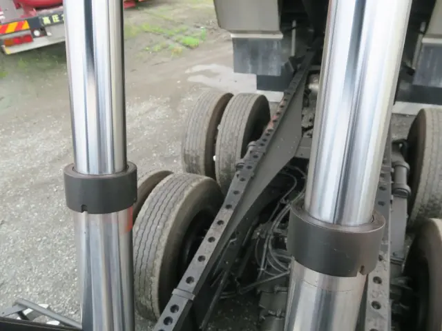 いすゞ ギガ 2PG-CYZ77C(6x4)の写真13