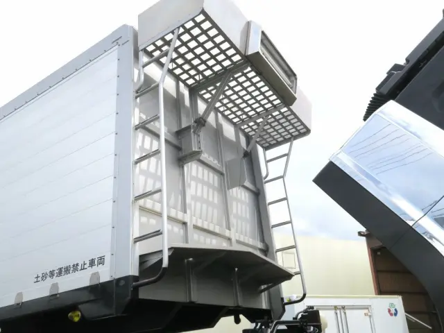 いすゞ ギガ 2PG-CYZ77C(6x4)の写真14