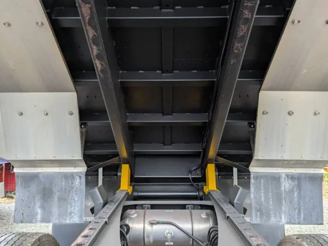 いすゞ ギガ 2PG-CYZ77C(6x4)の写真16