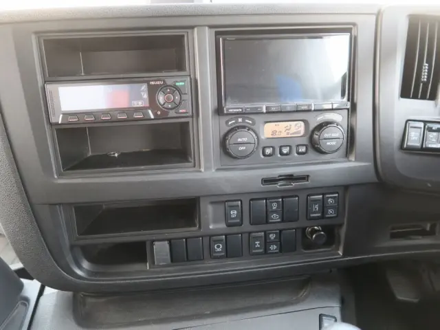 いすゞ ギガ 2PG-CYZ77C(6x4)の写真27