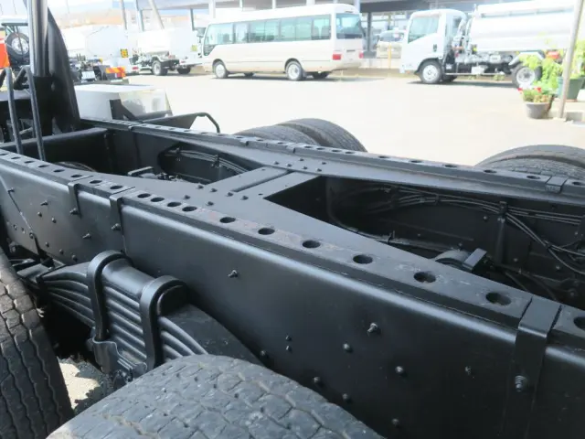 いすゞ ギガ 2PG-CYZ77C(6x4)の写真42